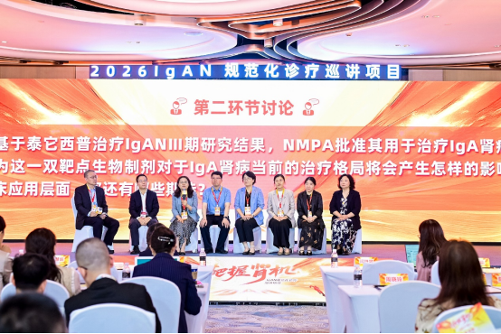 在教室里揉老师的胸动态图