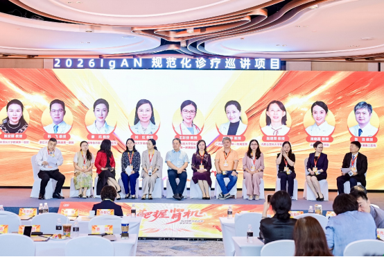 在教室里揉老师的胸动态图