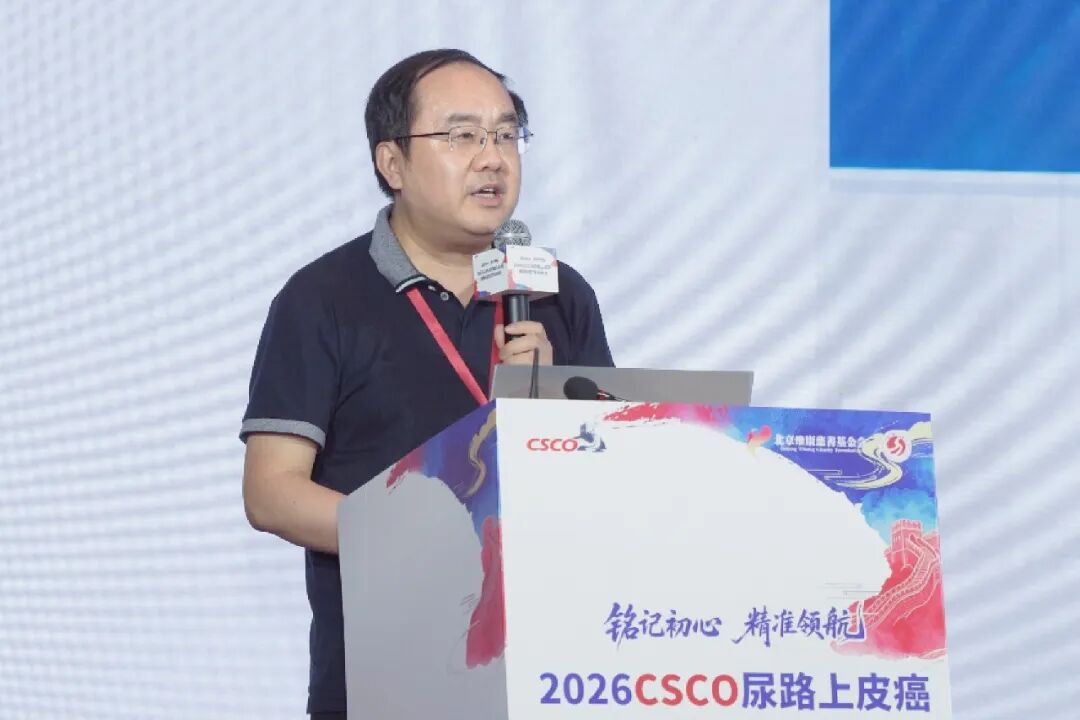 在教室里揉老师的胸动态图