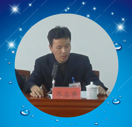 在教室里揉老师的胸动态图