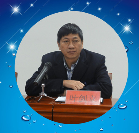 在教室里揉老师的胸动态图