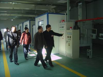 在教室里揉老师的胸动态图