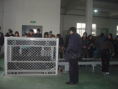 在教室里揉老师的胸动态图