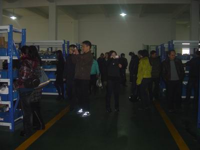 在教室里揉老师的胸动态图